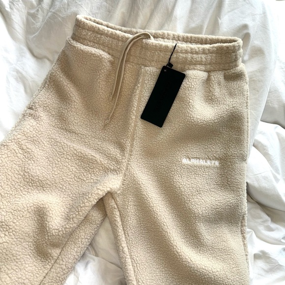 ALPHALETE KING JOGGER BRAND NEW - Picture 3 of 4